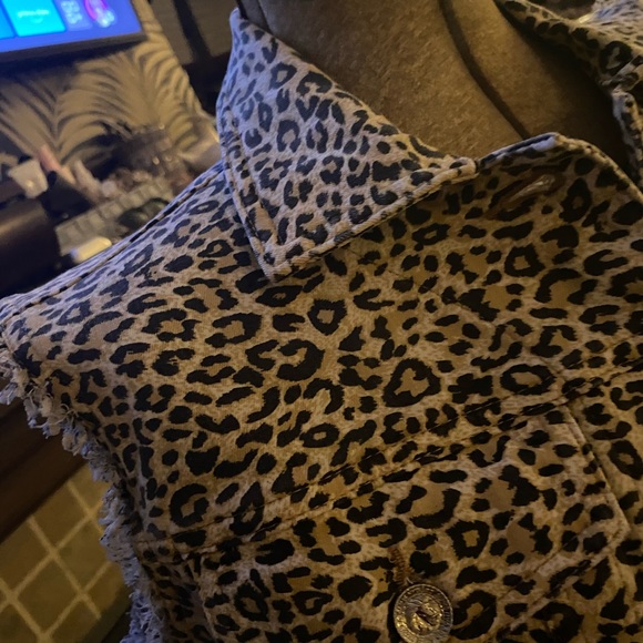 Leopard print Vest, great condition. Size S-M.. cotton with some stretch. - Picture 3 of 6